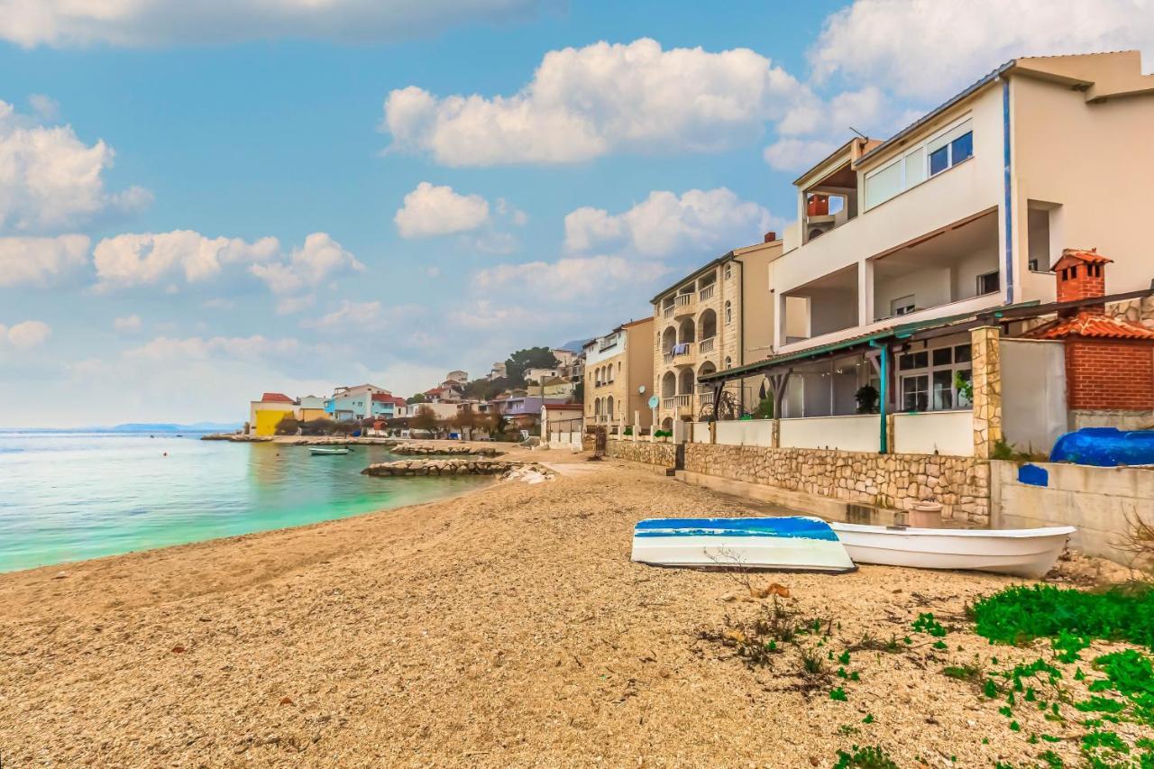 Beachfront Apartment Есенице Экстерьер фото